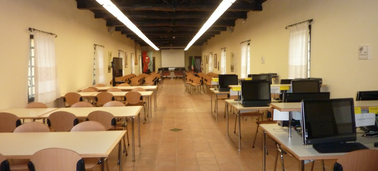 Ussana, Biblioteca Comunale: Sala lettura e consultazione OPAC